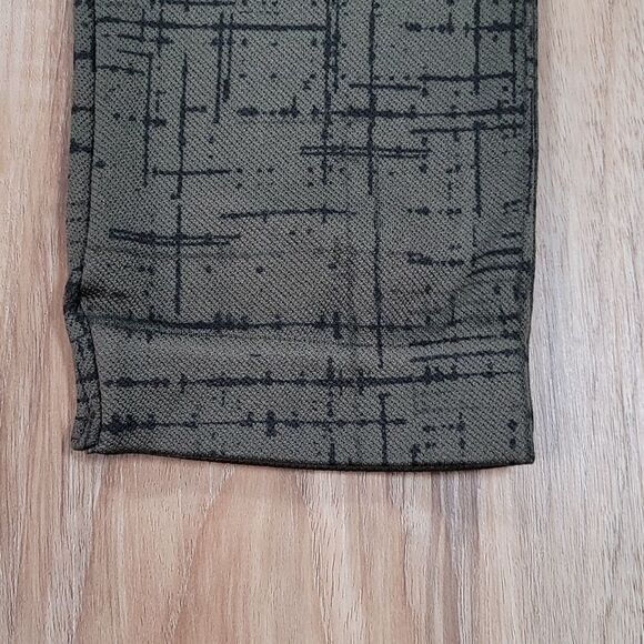 ☔️🔺️Spanx Olive & Black "Look at me Now" Seamless High Waist Pants Medium - Picture 6 of 8